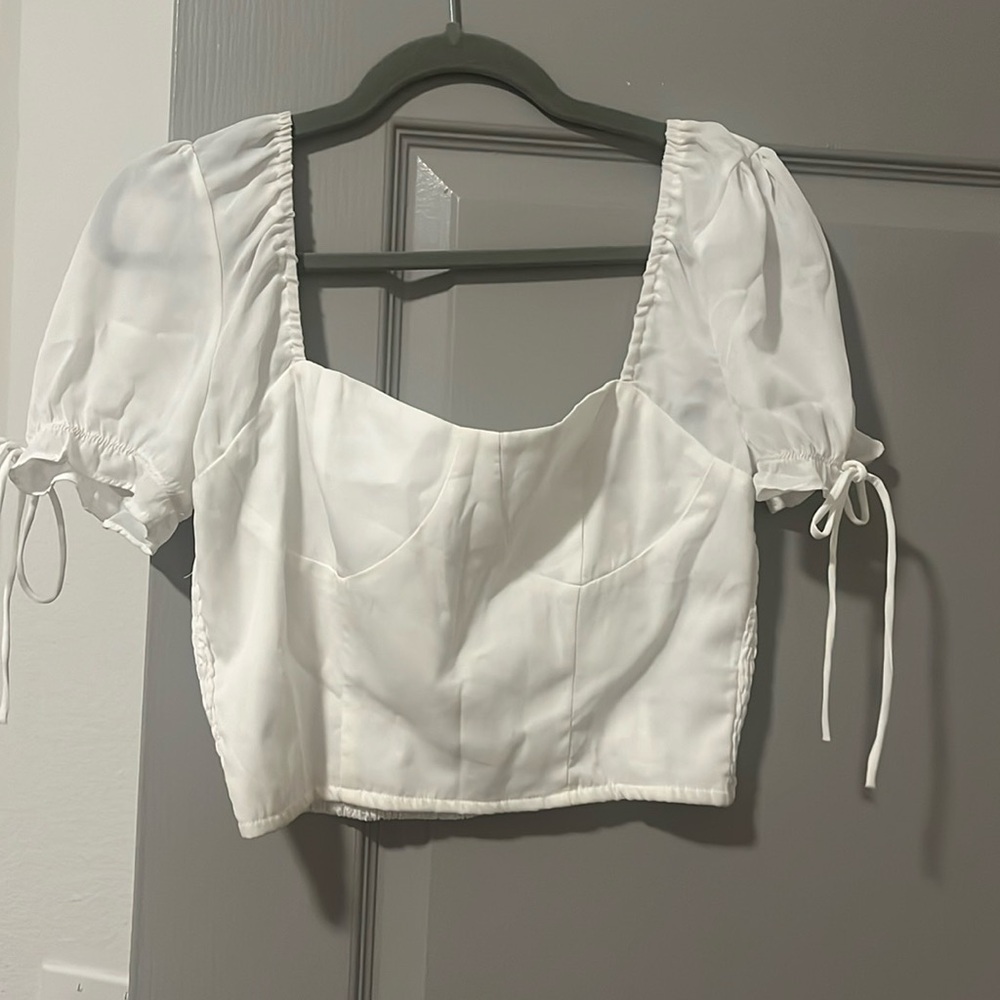 Short sleeve puff sleeve crop top